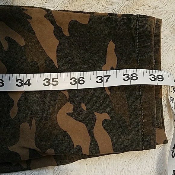 Mid Rise Jeggings - Picture 3 of 5